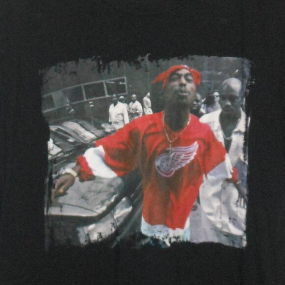 Vintage tshirt Tupac wearing red wing jersey L-XL - Picture 2 of 3